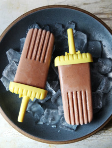 chocolate-banana-pops